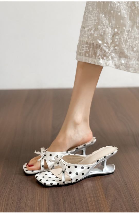 Damen Plateau-Sandalen mit eleganter Schleifenverzierung und modischem Punkte-Design EB