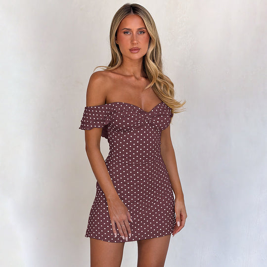 Damen Verspieltes Polka-Dot Cocktailkleid mit Schulterfreiem Design und Rüschendetails EB