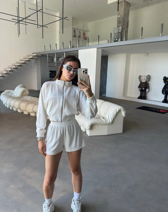 Damen Sportliches Loungewear-Set mit bequemer Jacke und Shorts EB