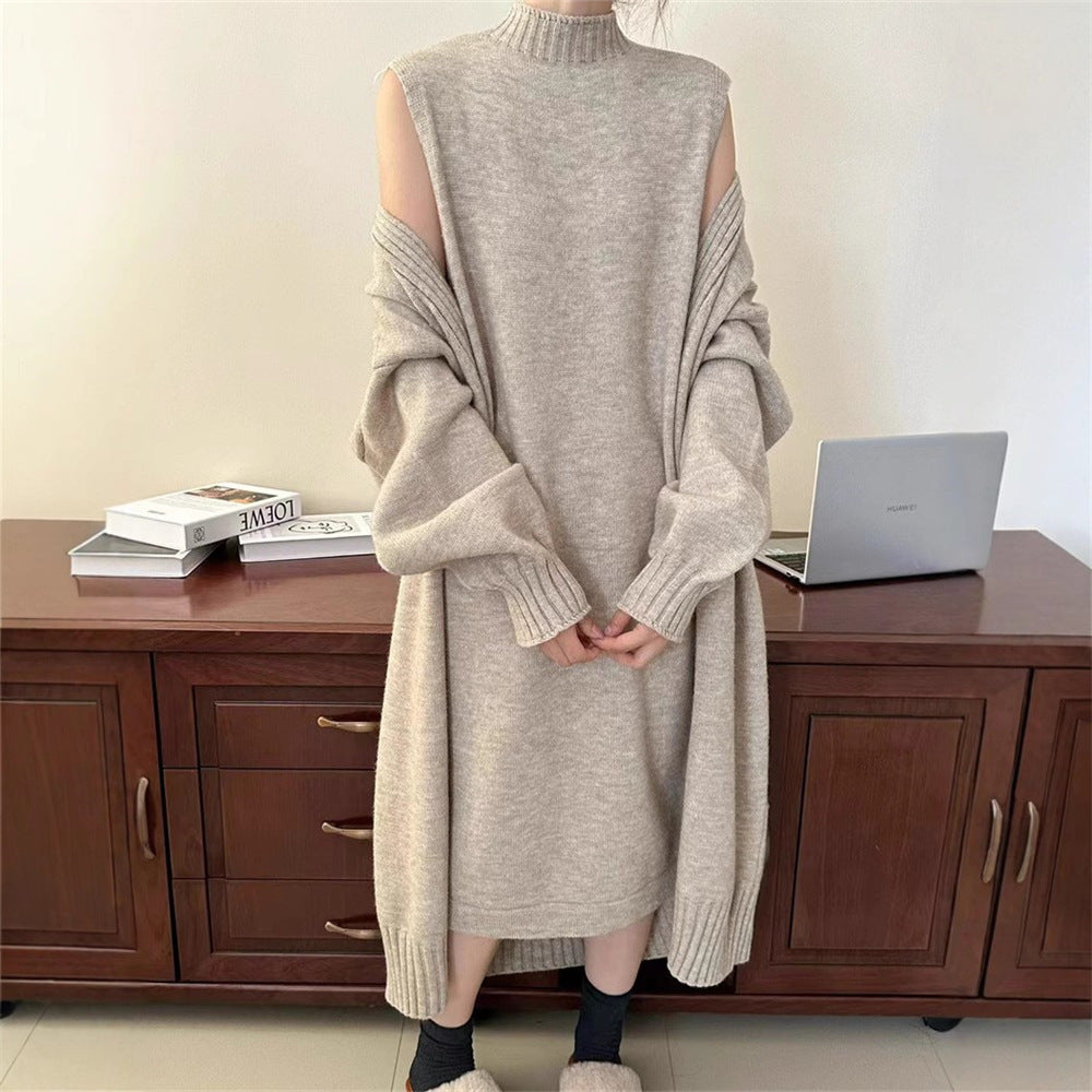 Damen Strickkleid mit offenen Schultern und lässigem Schnitt EB