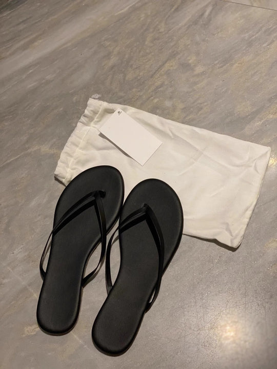 Damen Elegante Flip-Flops mit schimmerndem Riemen und komfortabler Sohle EB