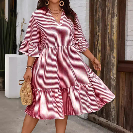 Damen gestreiftes Sommerkleid mit voluminösen Rüschensäulen und V-Ausschnitt EB