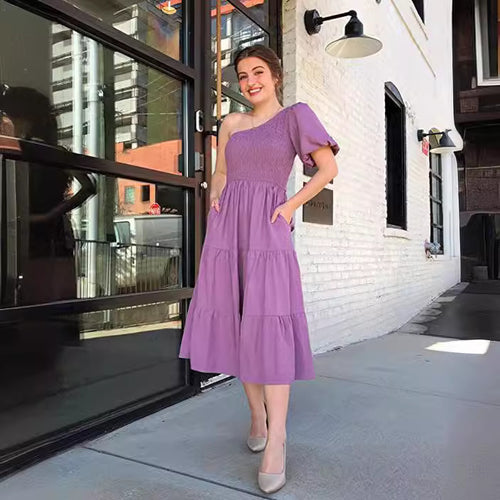 Damen Maxikleid mit asymmetrischem Trägerdesign und voluminösem Rock EB