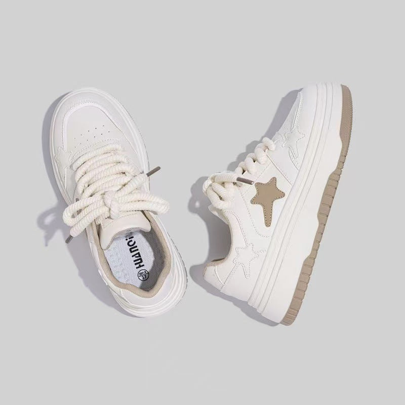 Damen Modische Chunky Sneakers mit dekorativen Sternenapplikationen EB