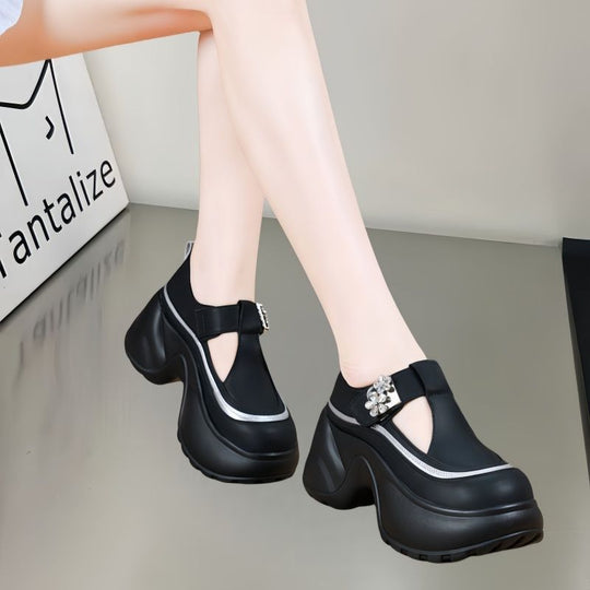 Damen modische Clogs mit auffälligem Absatz und Schmuckdetails EB
