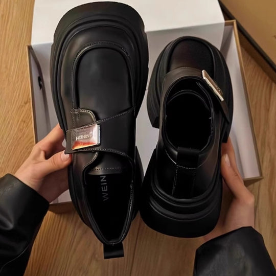 Damen Modische Chunky Boots mit innovativer Schnalle und robustem Design EB