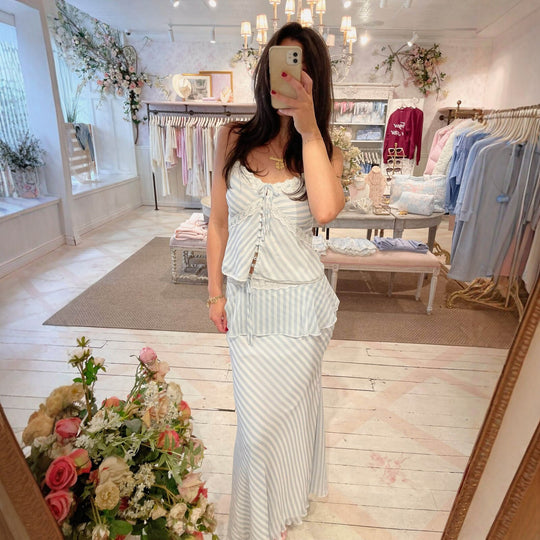 Damen Elegantes Etuikleid mit Rüschen und transparenten Einsätzen EB