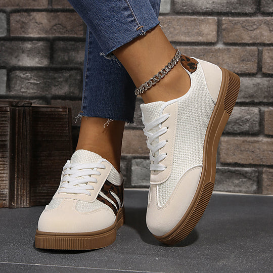 Damen Atmungsaktive Sneakers mit trendigen Leo-Akzenten EB