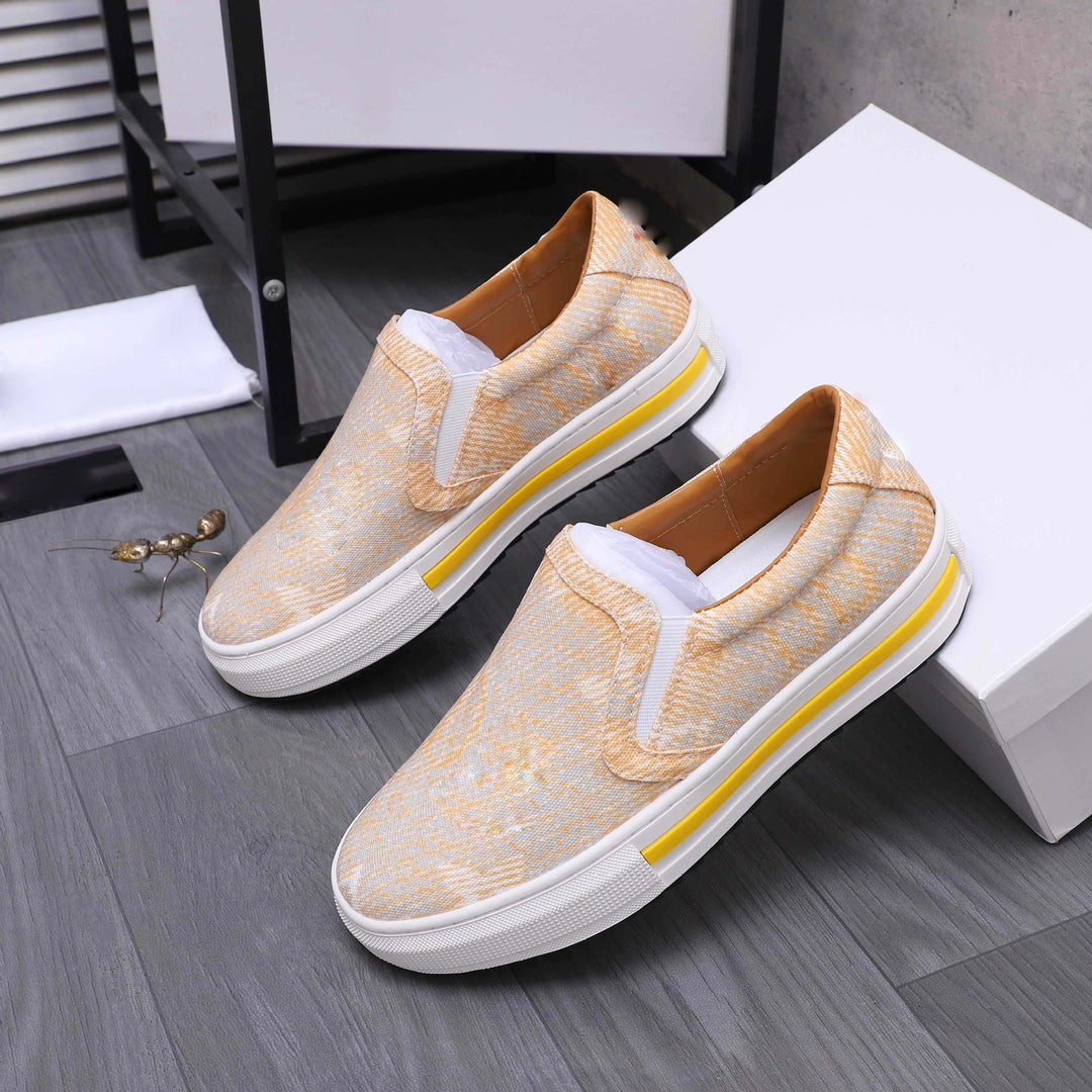 Damen Slip-On Sneakers mit atmungsaktiver und elastischer Oberflächenstruktur EB