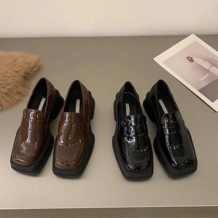 Damen Edle Lackleder-Ballerinas mit breitem Blockabsatz EB