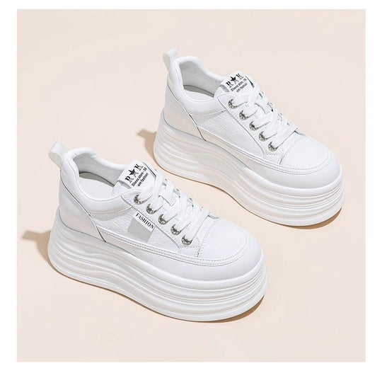 Damen Plateau Sneaker mit eleganter Silhouette und dämpfender Sohle EB