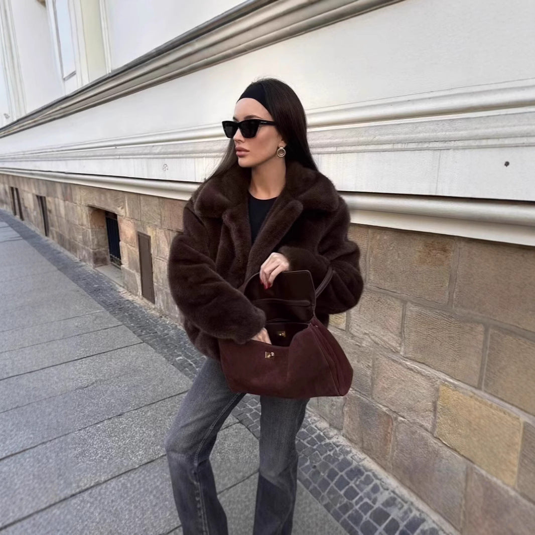 Damen Kurze Kunstfelljacke mit elegantem Kragen und zusätzlichem Komfort EB