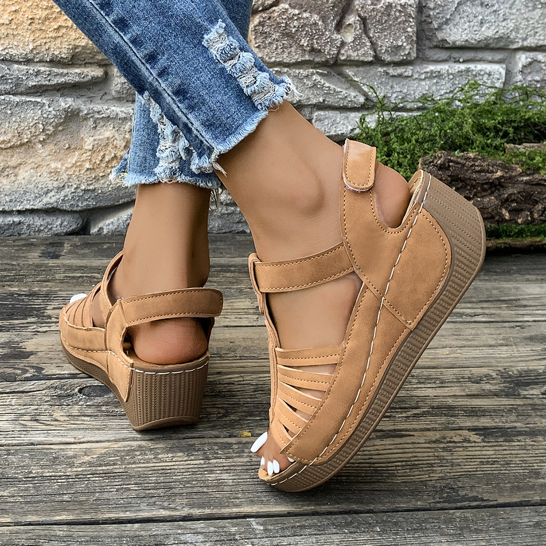 Damen Wedge-Sandalen mit elegantem Riemen und luftiger Zehenöffnung EB