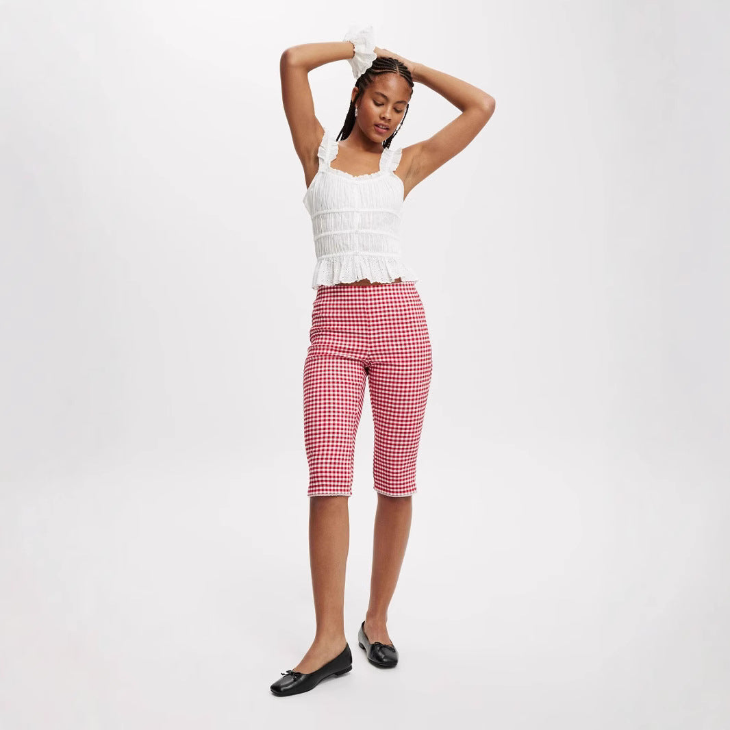 Damen luftiges Rüschentop mit Spitzenakzenten und karierter Hose EB