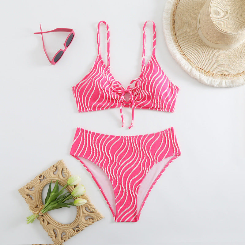 Damen Triangelbikini mit verspieltem Wellenmuster und verstellbarem Oberteil EB