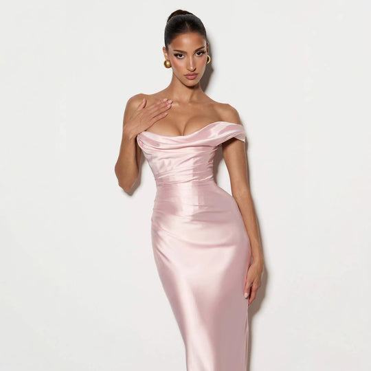 Damen Elegantes Abendkleid mit schulterfreiem Design und fließendem Satin EB