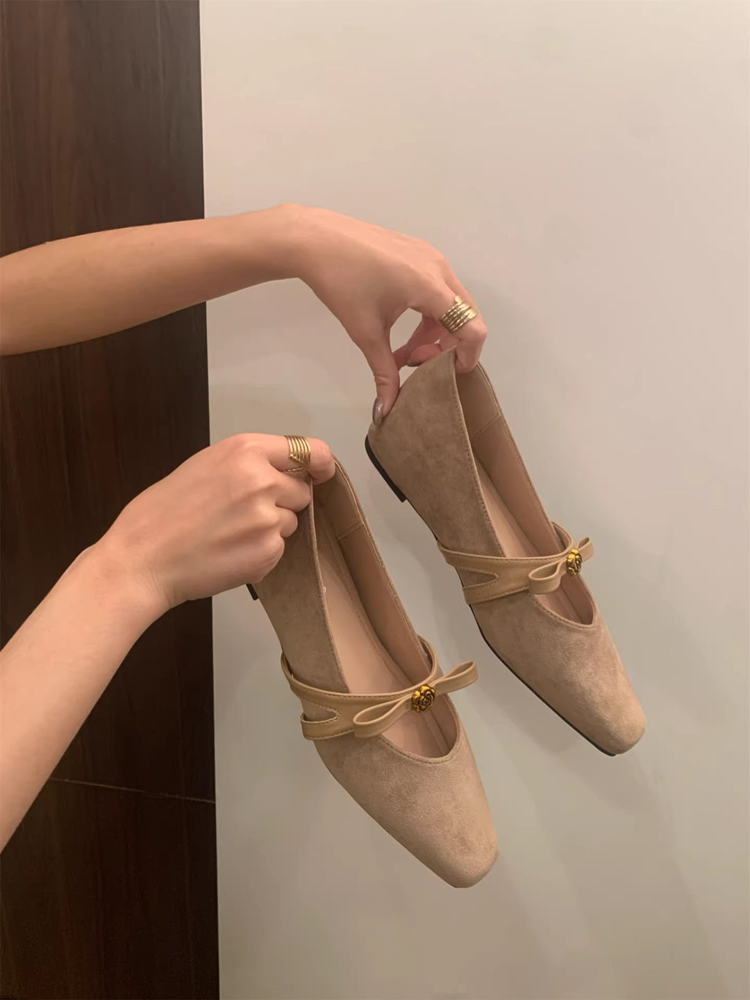 Damen Elegante Mules aus weichem Wildleder mit modischem Schleifen-Detail EB