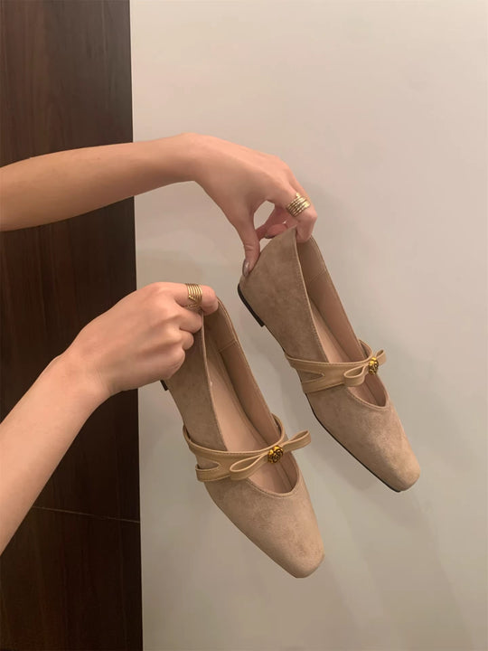 Damen Elegante Mules aus weichem Wildleder mit modischem Schleifen-Detail EB