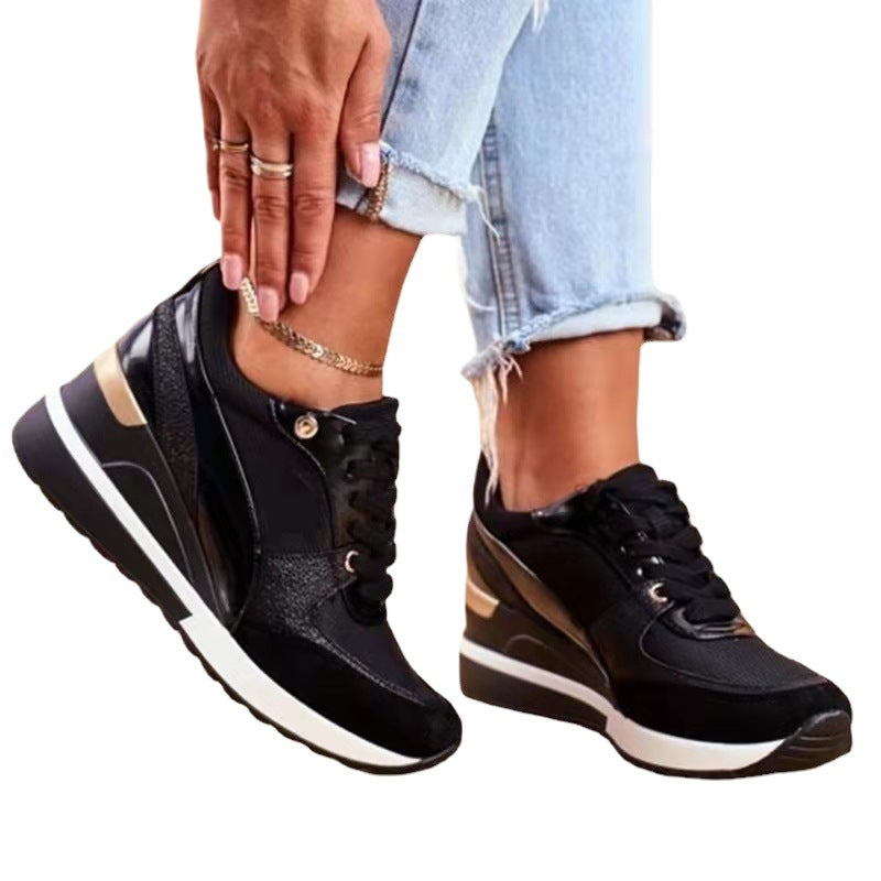 Damen nan Keil-Sneaker mit innenliegender Keilsohle und Materialmix EB