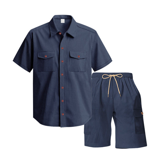 Herren komfortables Freizeitoutfit mit Kurzarmhemd und lockeren Shorts EB
