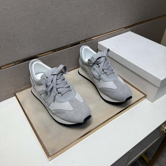Damen Sneakers mit atmungsaktiver Oberflächenstruktur und rutschfester Sohle EB
