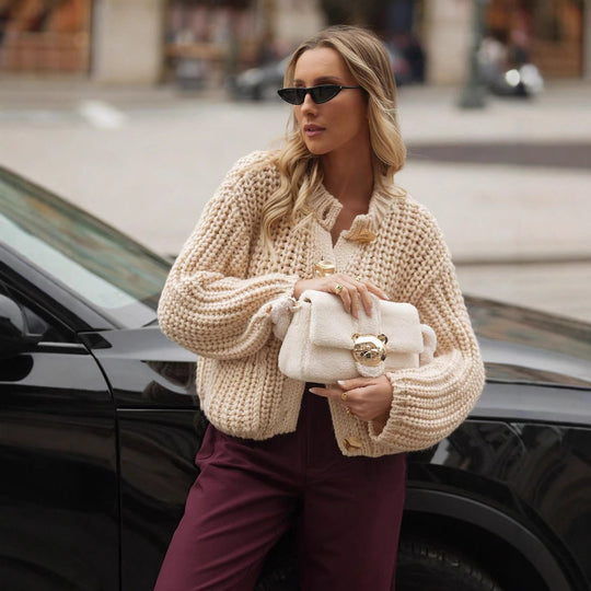 Damen strickige und warme Cardigan mit großen Taschen und goldenen Knöpfen EB