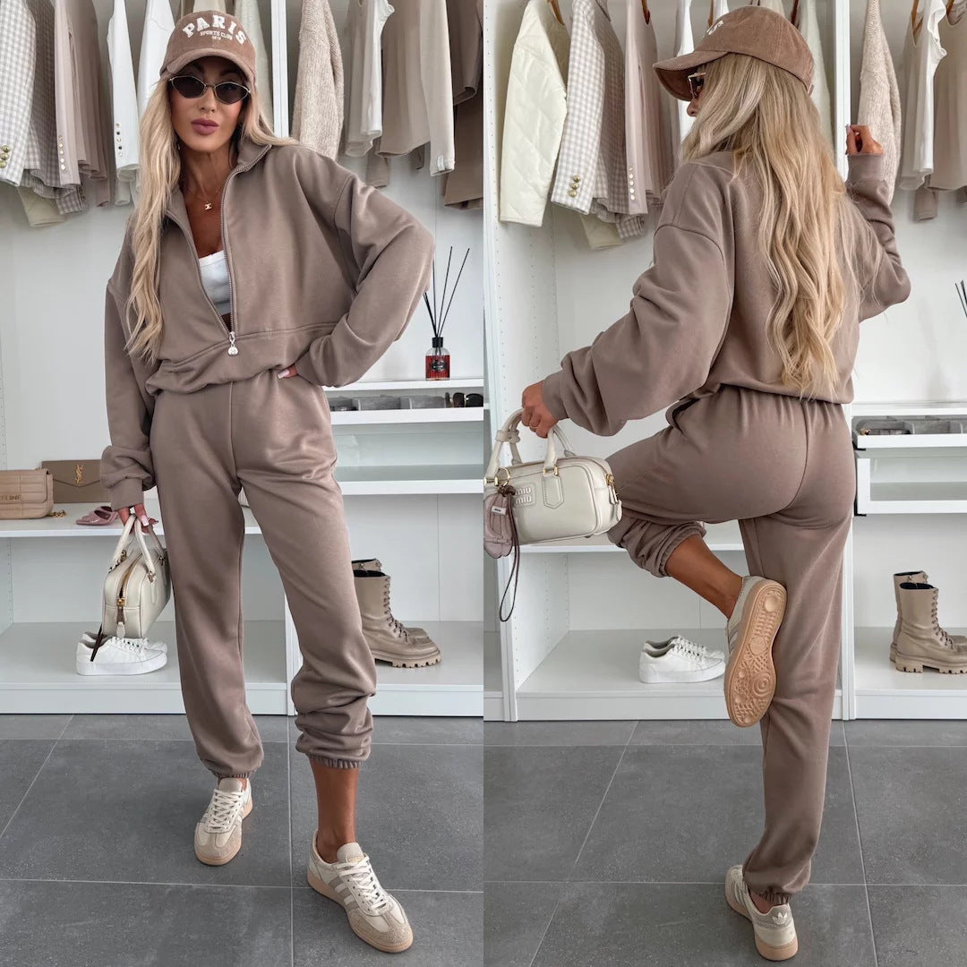 Damen Kuscheliges Freizeit-Set mit Kurzreißverschluss, hohem Kragen und Joggerhose EB