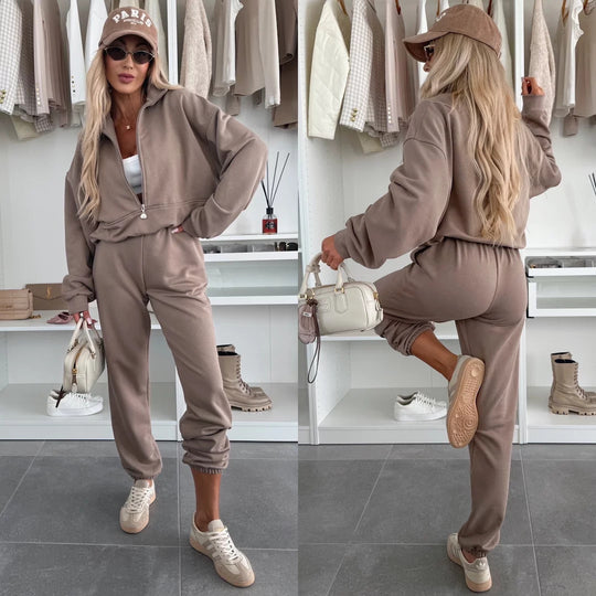 Damen Kuscheliges Freizeit-Set mit Kurzreißverschluss, hohem Kragen und Joggerhose EB