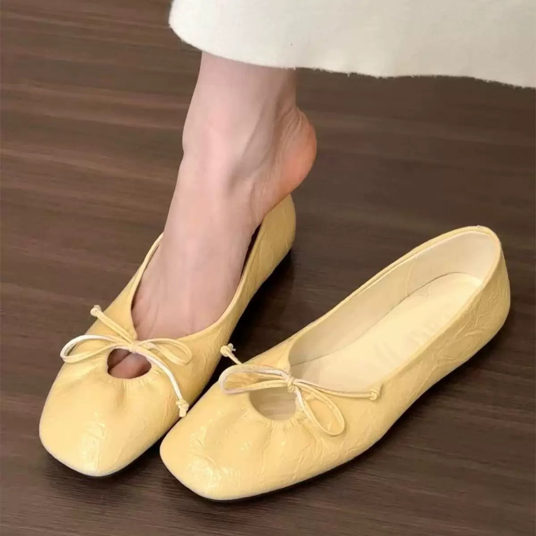Damen elegante Ballerinas mit geschmeidigem Glanz und dekorativem Schleifchen EB