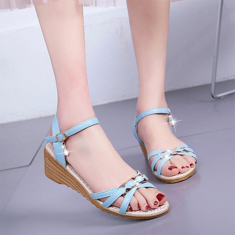 Damen nan Riemchensandalen mit gepolstertem Fußbett und elegantem Kettenakzent EB