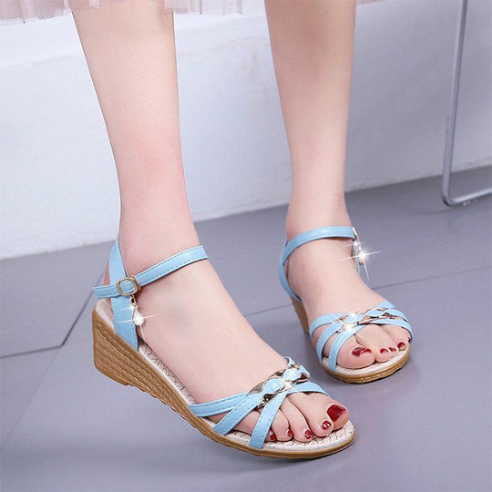Damen nan Riemchensandalen mit gepolstertem Fußbett und elegantem Kettenakzent EB