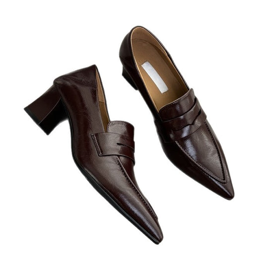 Damen spitze Pumps mit elegantem Riemen und bequemen Blockabsatz EB