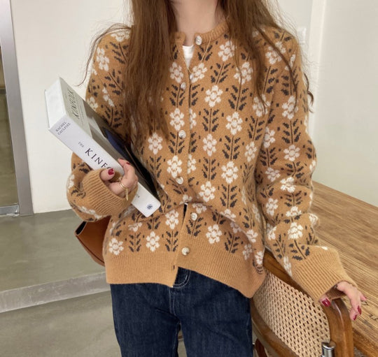 Damen Strickjacke mit floralem Muster und Knopfdetail EB