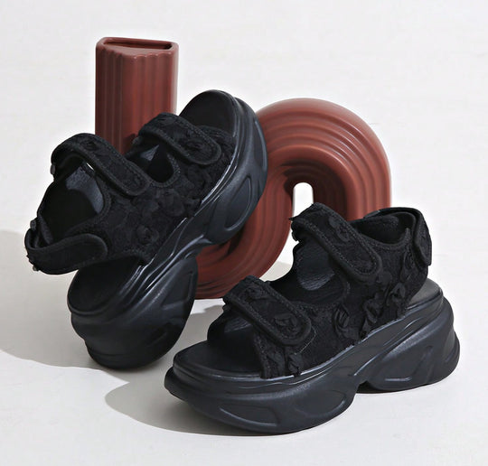 Damen Glamouröse Plateau-Sandalen mit verstellbaren Riemen und funkelnden Applikationen EB
