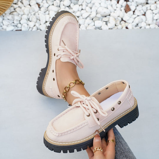 Damen Sneakers mit robustem Profil und dekorativen Schnürsenkeln EB