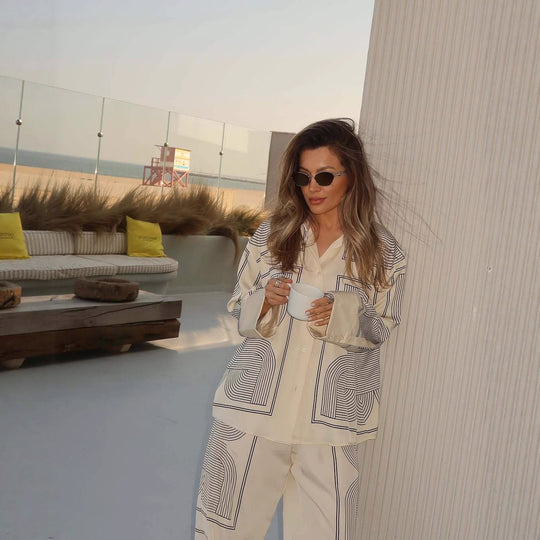 Damen Set aus lässigem Hemd und weiten Hosen im geometrischen Design EB