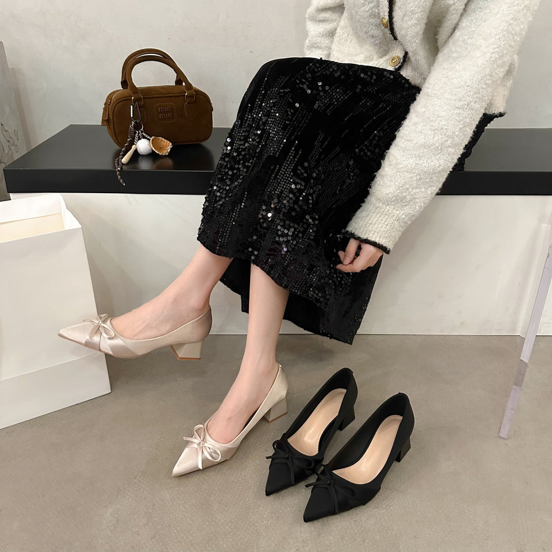 Damen Elegante Pumps mit zartem Schleifen-Detail und komfortablem Blockabsatz EB
