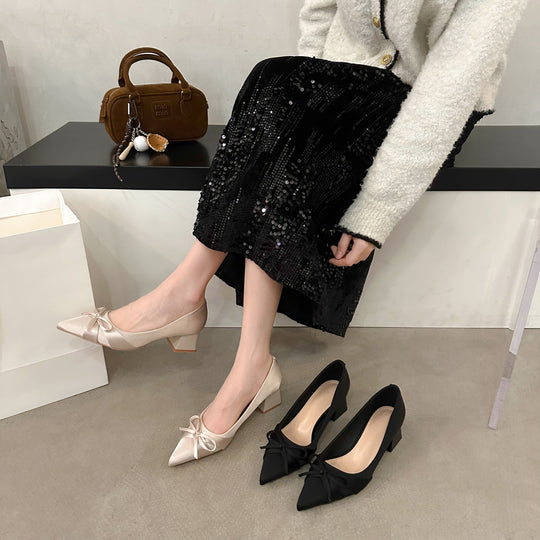 Damen Elegante Pumps mit zartem Schleifen-Detail und komfortablem Blockabsatz EB