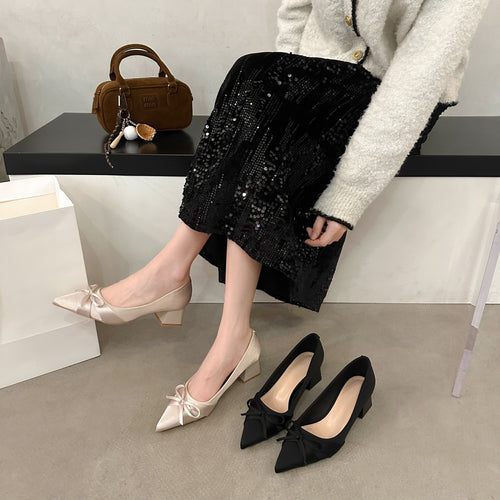 Damen Elegante Pumps mit zartem Schleifen-Detail und komfortablem Blockabsatz EB