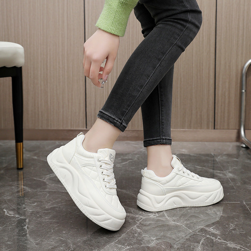 Damen Chunky Sneaker mit gepolstertem Fußbett und modischem Design EB