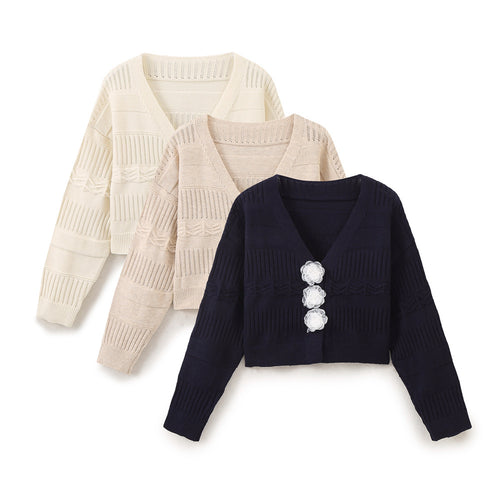 Damen modische Strickjacke mit romantischen Blumenknöpfen und lässigem Schnitt EB