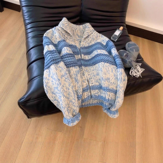 Damen Strickjacke mit breiten Streifen und hochwertigem Reißverschluss EB