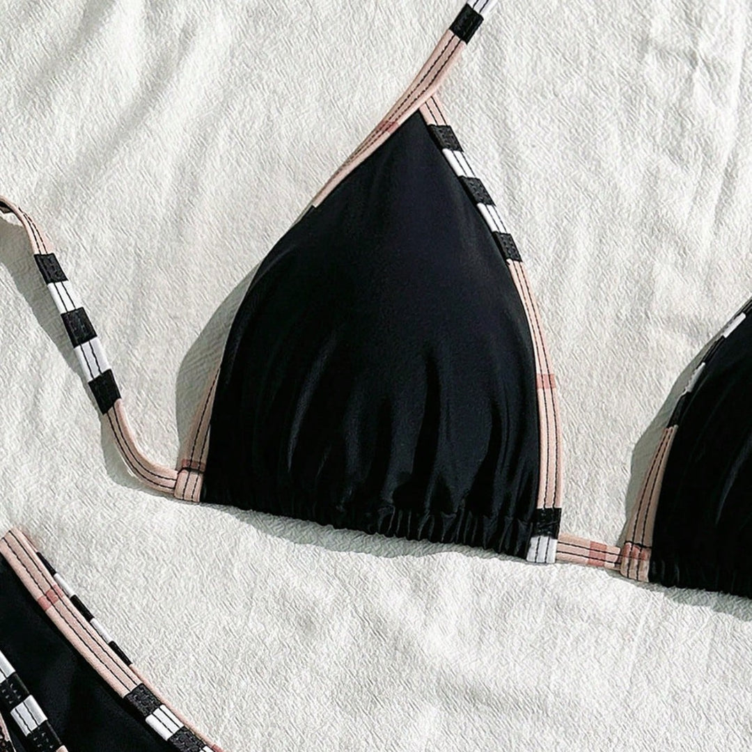 Damen Triangel-Bikini mit verstellbaren Trägern und eleganten Rüschendetails EB