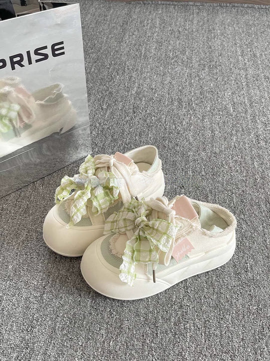 Damen Sneaker mit 3D-Rüschen-Design und atmungsaktivem Obermaterial EB