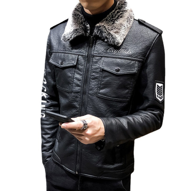 Herren Biker-Lederjacke mit Kunstfellkragen und militärischen Abzeichen EB