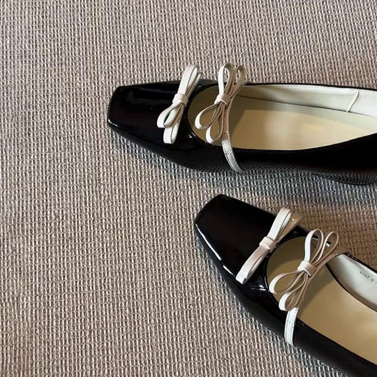 Damen Ballerina-Schuhe mit quadratischer Spitze und dekorativem Schleifchen EB