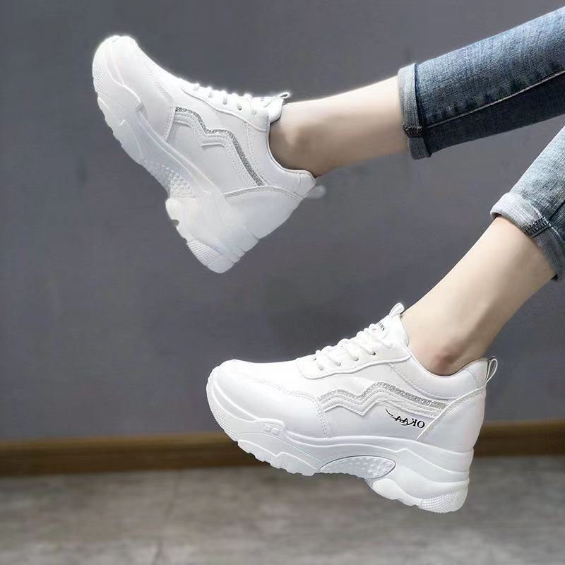 Damen Sportliche Sneakers mit ergonomischem Design und dämpfender Laufsohle EB