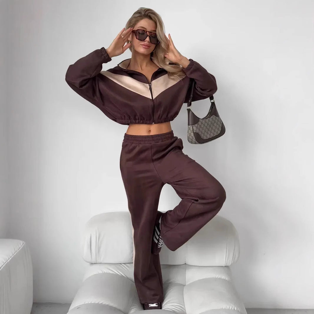 Damen cropped Zipjacke und weite Trackpants mit kontrastierendem Seitenstreifen Eichborn Berlin