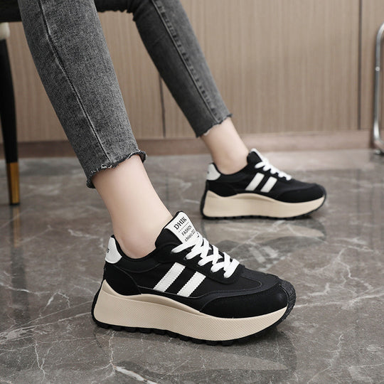 Damen Modische Plateau Sneakers mit trendiger Silhouette und dämpfender Laufsohle EB