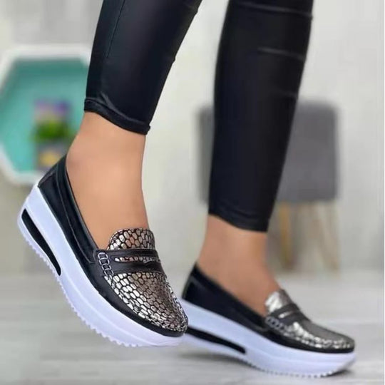 Damen Slip-On Mokassins mit strukturiertem Obermaterial und rutschfester Sohle EB